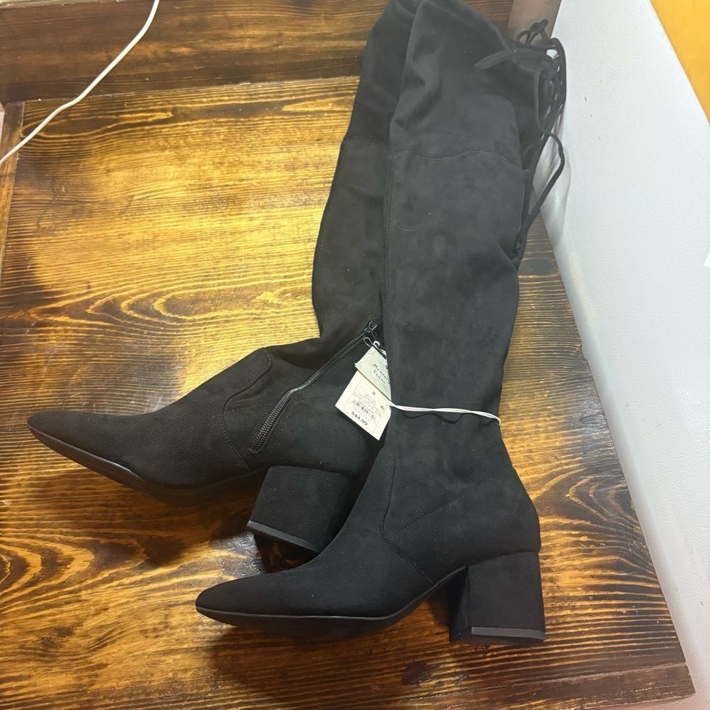 A‎ New Day Black Knee High Heeled Boots Size 5